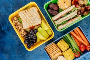 How to Develop a Balanced Snack Plan: Nutritional Strategies for Sustainable Energy Throughout the Day